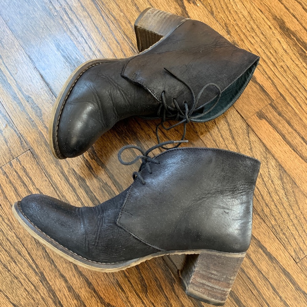 Creeks lace up leather ankle booties